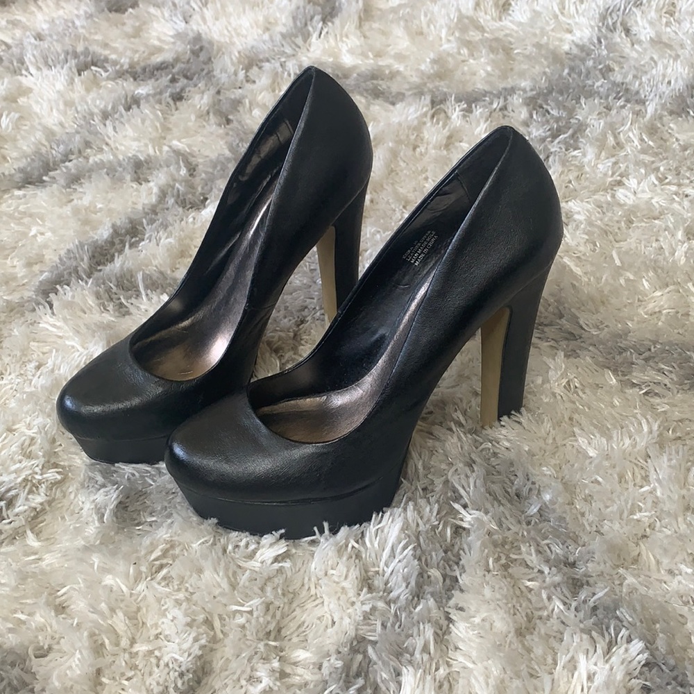 Zigisoho black pumps